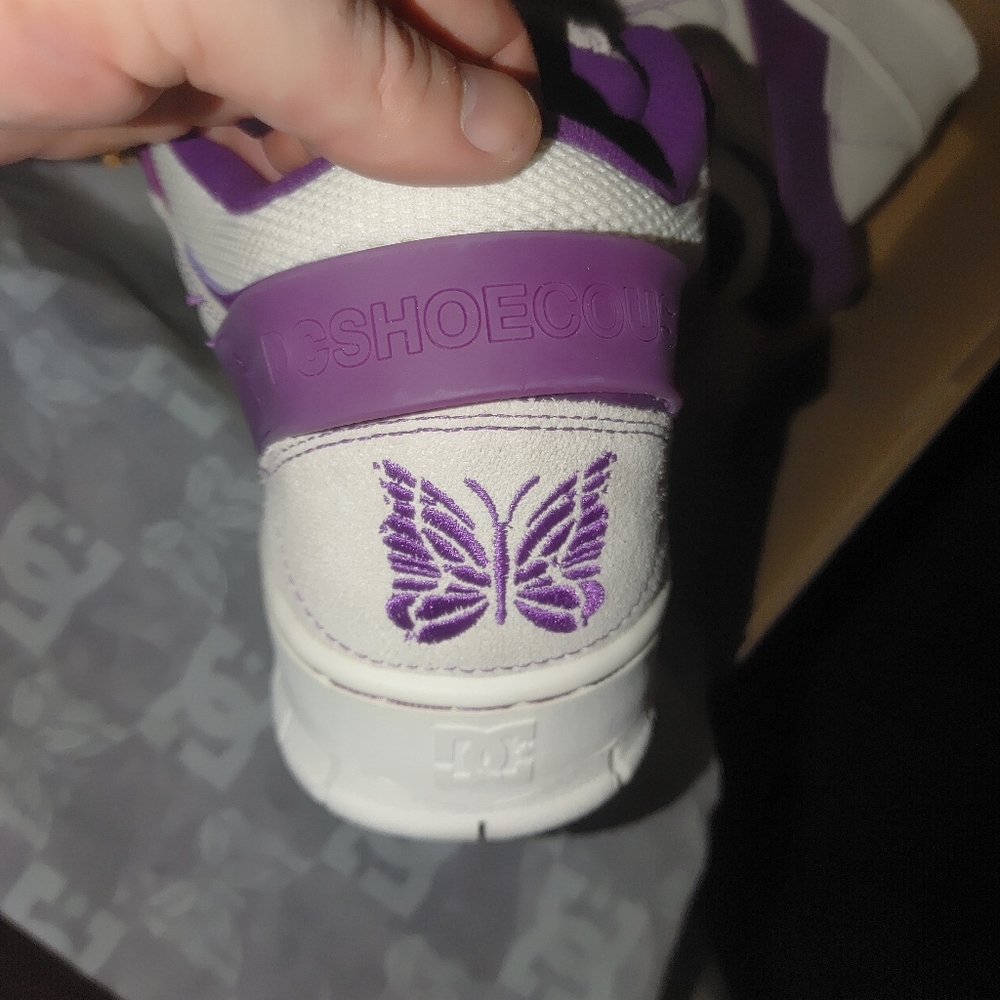 Sneakers - Picture 2 of 5